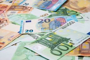 سعر اليورو مقابل الجنيه المصري اليوم في السوق السوداء